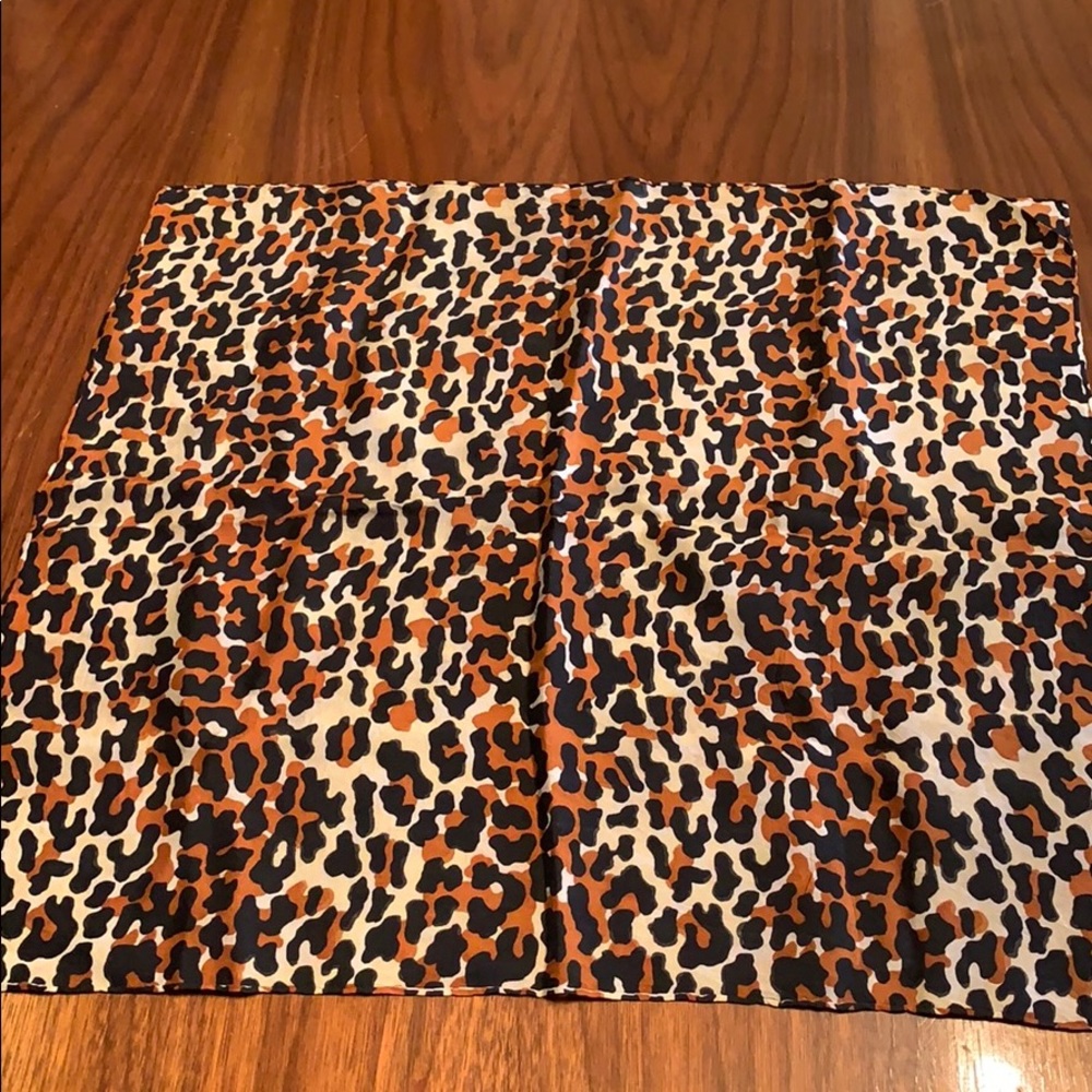 Animal print neck scarf